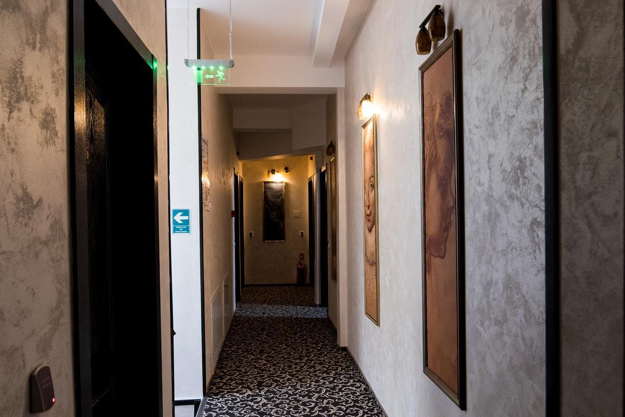 Pensiune Turistica Tosca Bacău エクステリア 写真